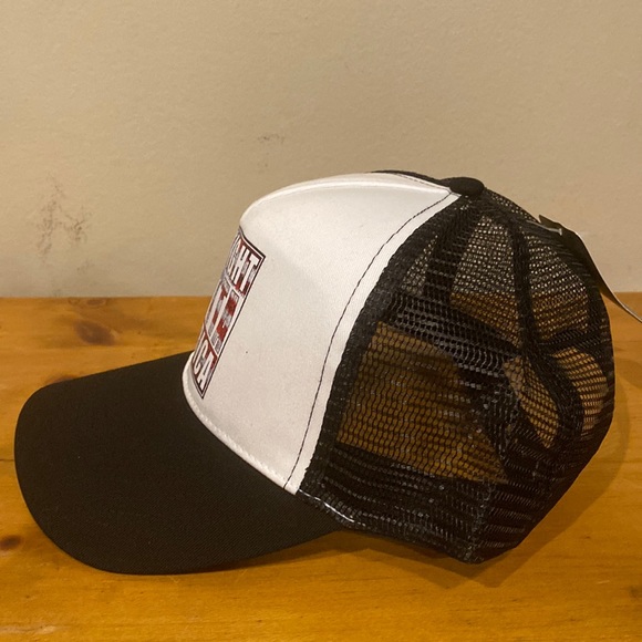 Black Straight Outta America Adjustable Mesh Back Trucker Style Hat - Picture 2 of 7